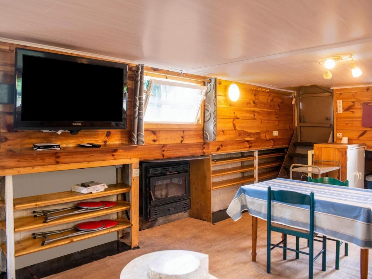 Comfy Houseboat In Florennes Next To The Forest Exterior photo