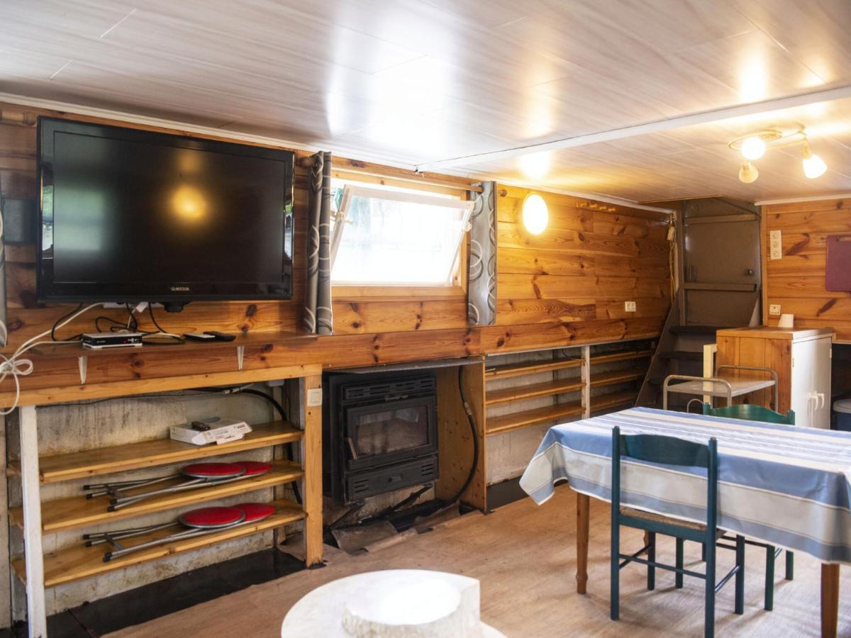 Comfy Houseboat In Florennes Next To The Forest Exterior photo